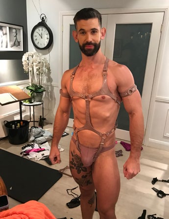 Behind the scenes at the Thomas Worrell cover shoot